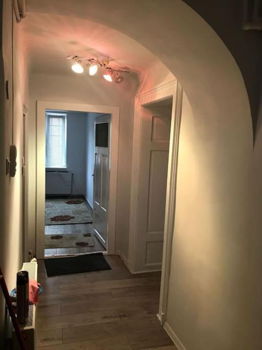 R Castle - 2 Room Apartment Μπρασόβ Εξωτερικό φωτογραφία